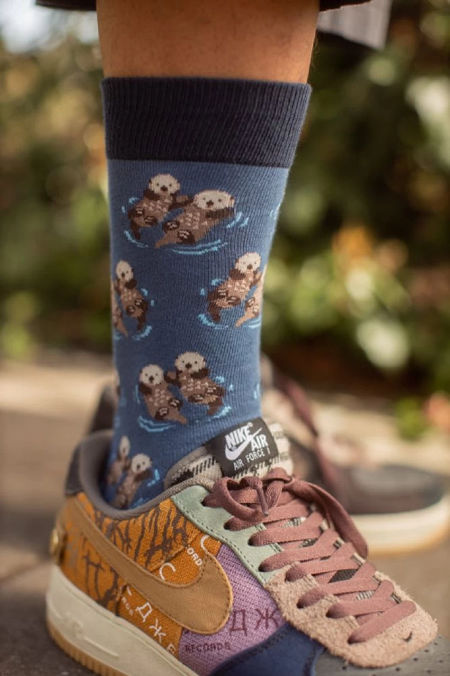"Socksmith King Size Significant Otter Crew Socks - Fun Animal Design"
