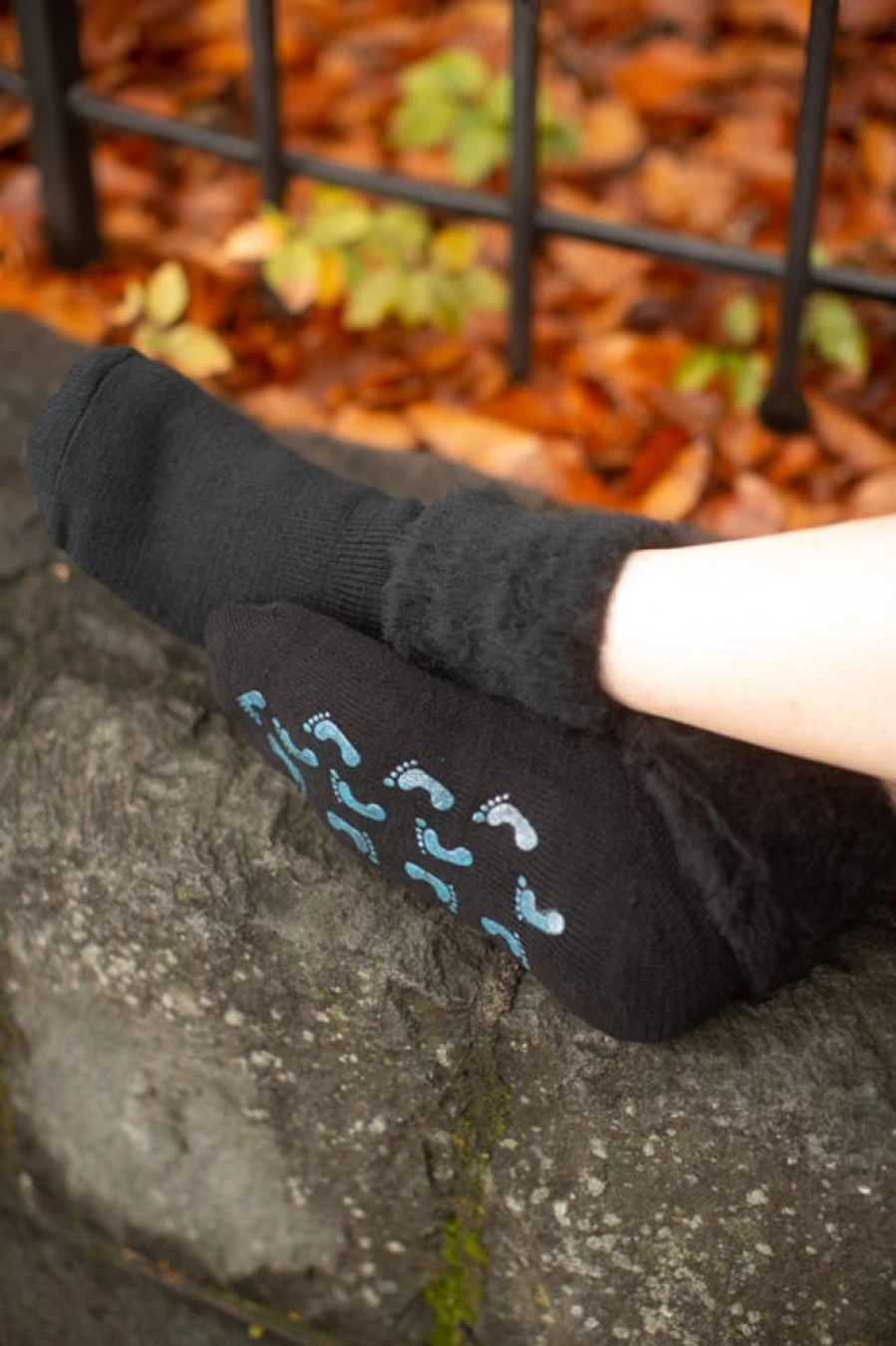 Outer Gear Non-Slip Wool Bed Socks for Men & Women - Warm Winter Footwear with Grips
