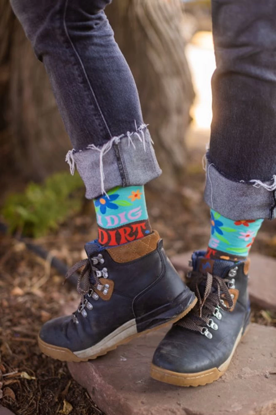 "BlueQ I Dig Dirt Crew - Fun Graphic T-Shirt for Gardening Enthusiasts"