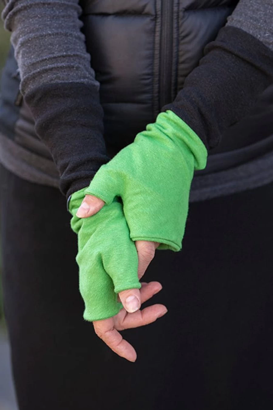 "Texture Clothing Cozy Knit Mittens – Warm Handmade Winter Gloves for Women & Men"