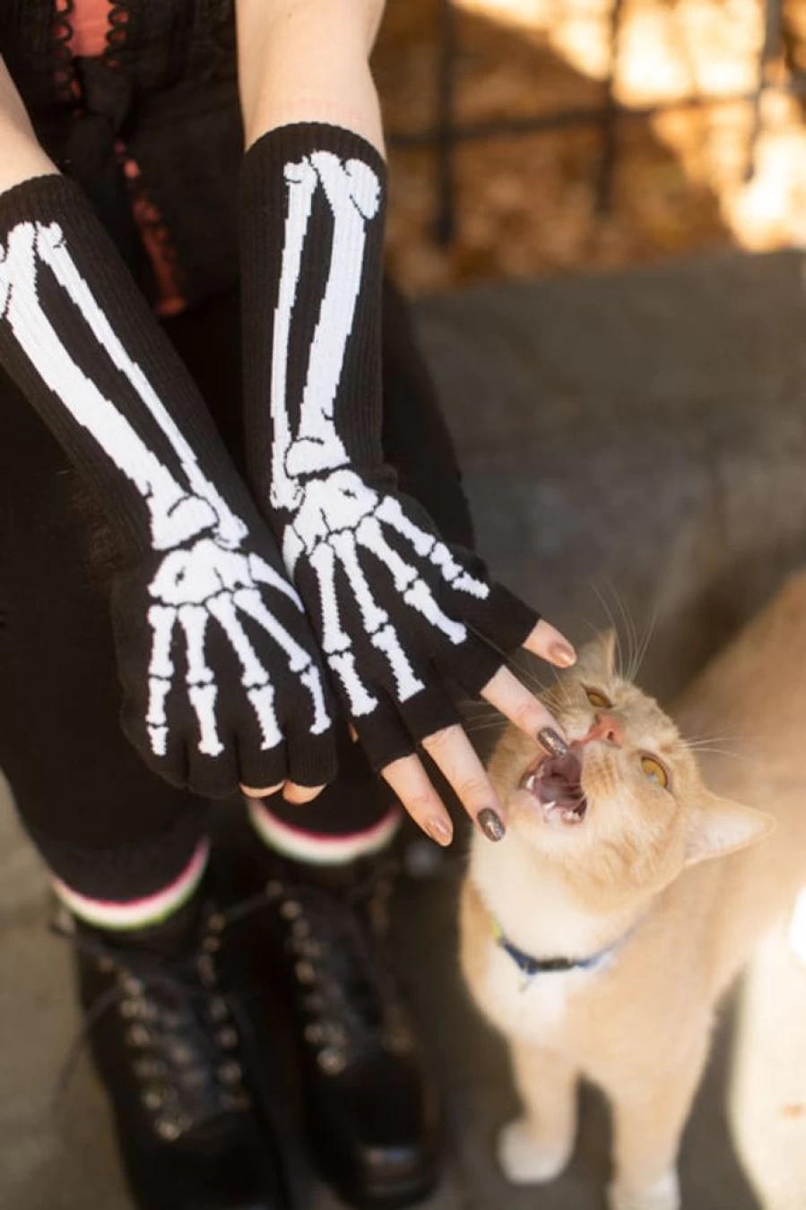 Leg Avenue Skeleton Fingerless Gloves - Gothic Halloween Costume Accessory for Women & Men