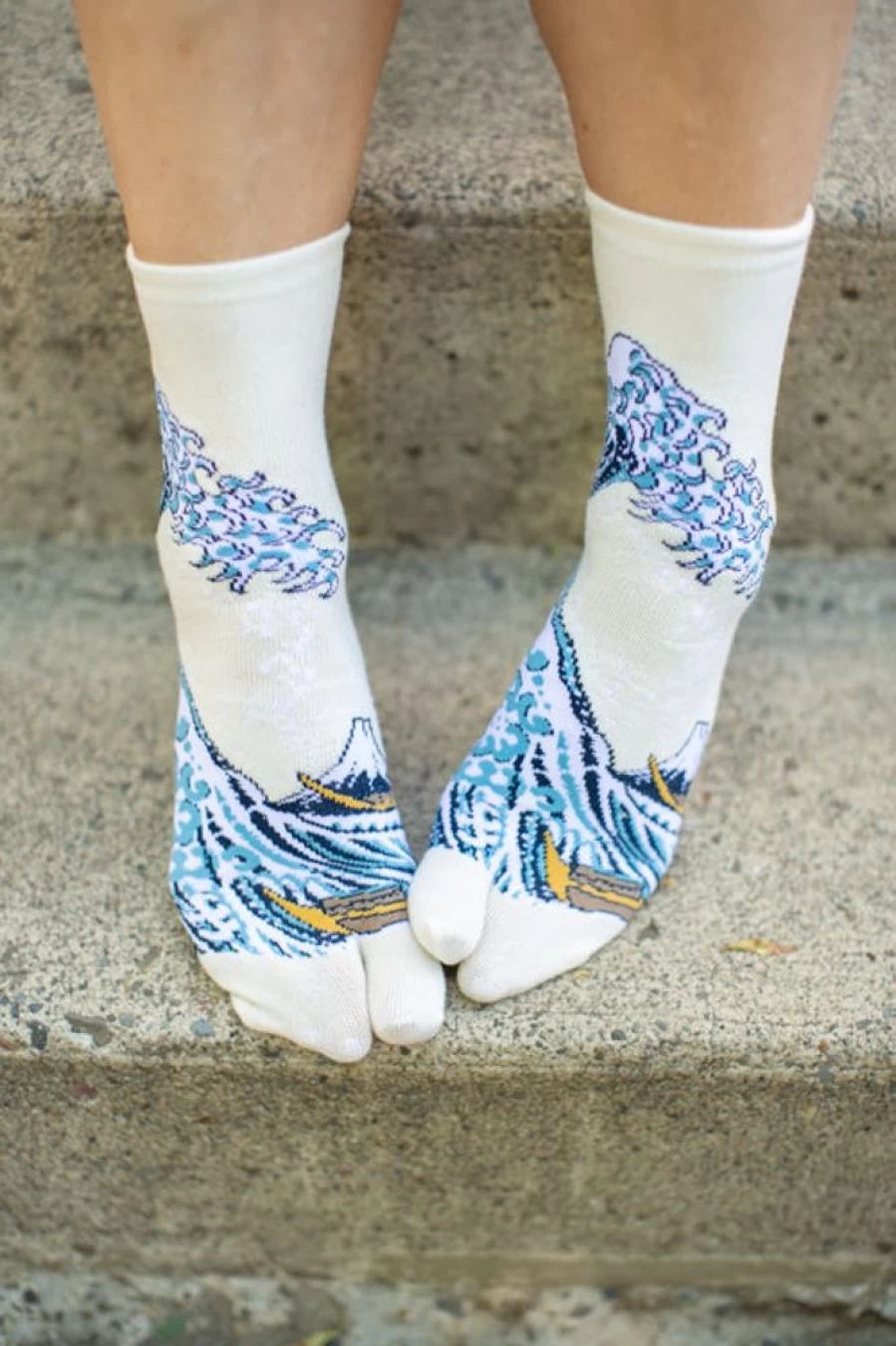 "Tabbisocks Hokusai-Inspired Japanese Tabi Socks for Men and Women"