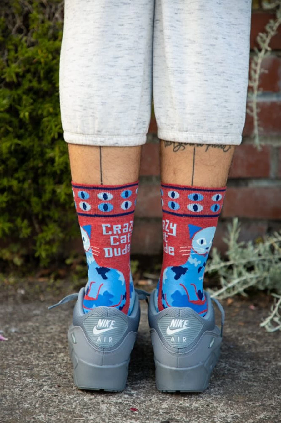 "BlueQ Crazy Cat Dude Crew - Fun Graphic Novelty Socks for Cat Lovers"