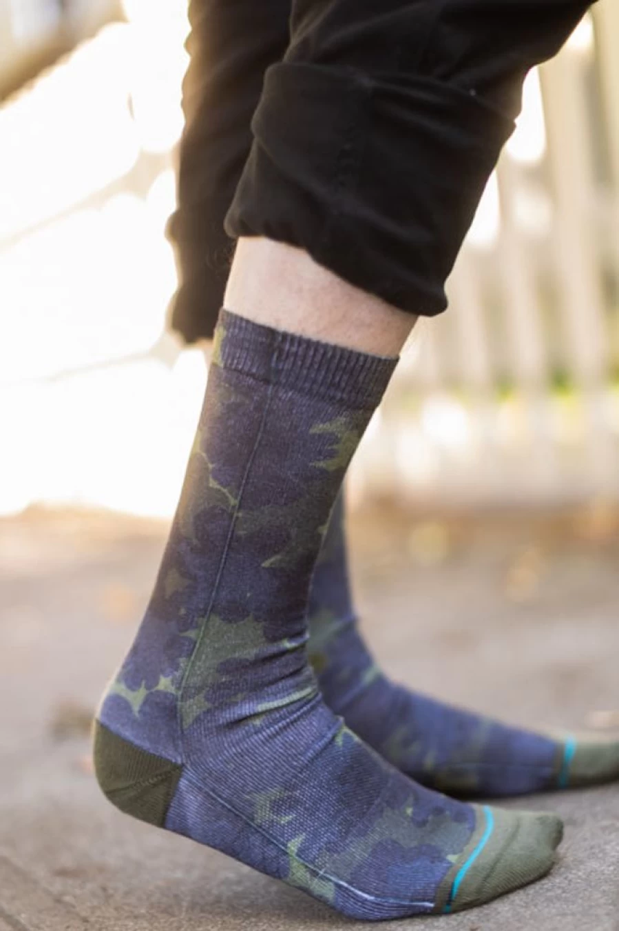 Stance Hydrangea Crew Socks - Colorful Floral Design Comfortable Unisex Footwear