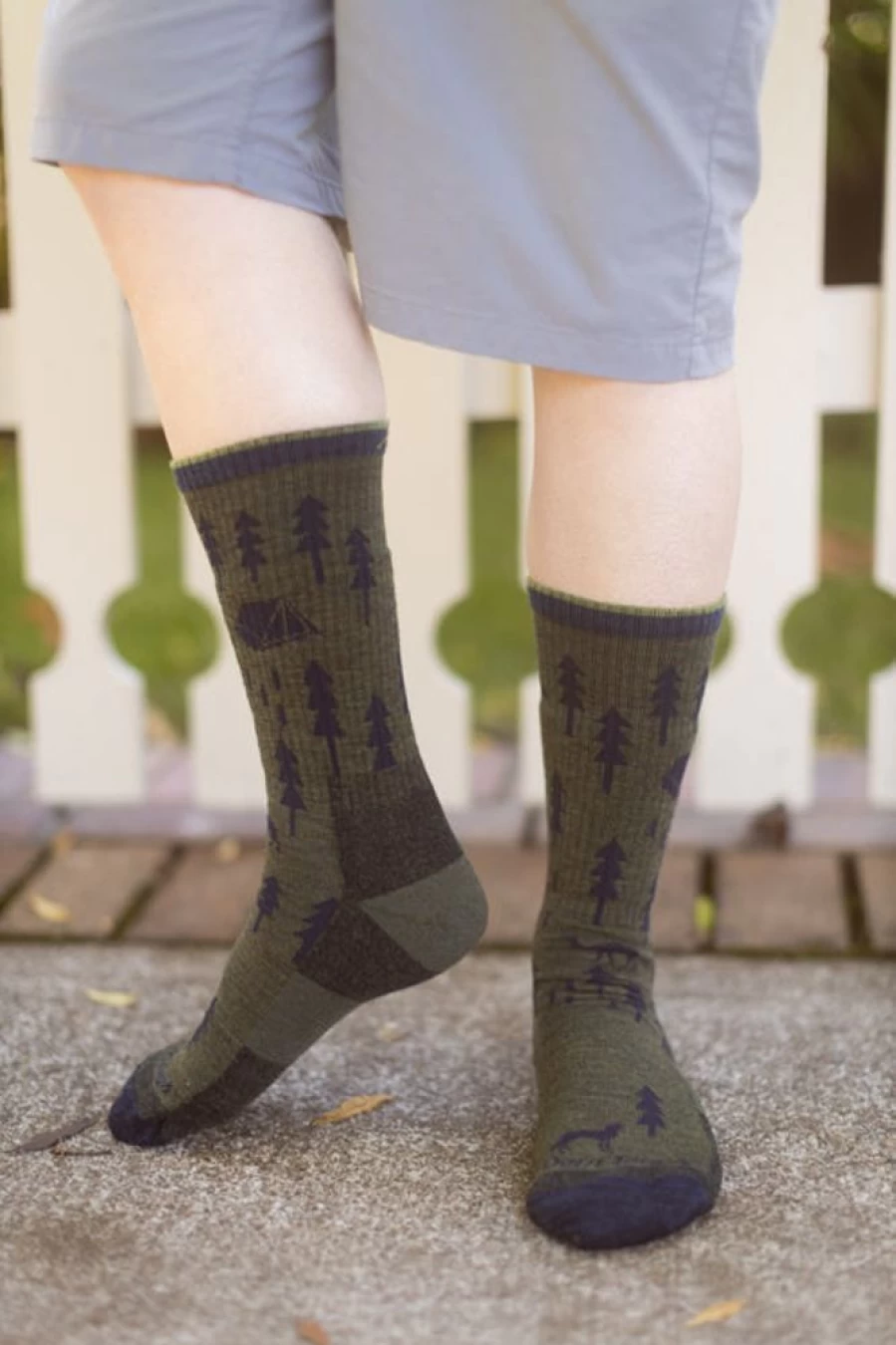 Darn Tough Forest Green Cushioned Mid-Calf Socks for Men & Women - Comfort & Durability