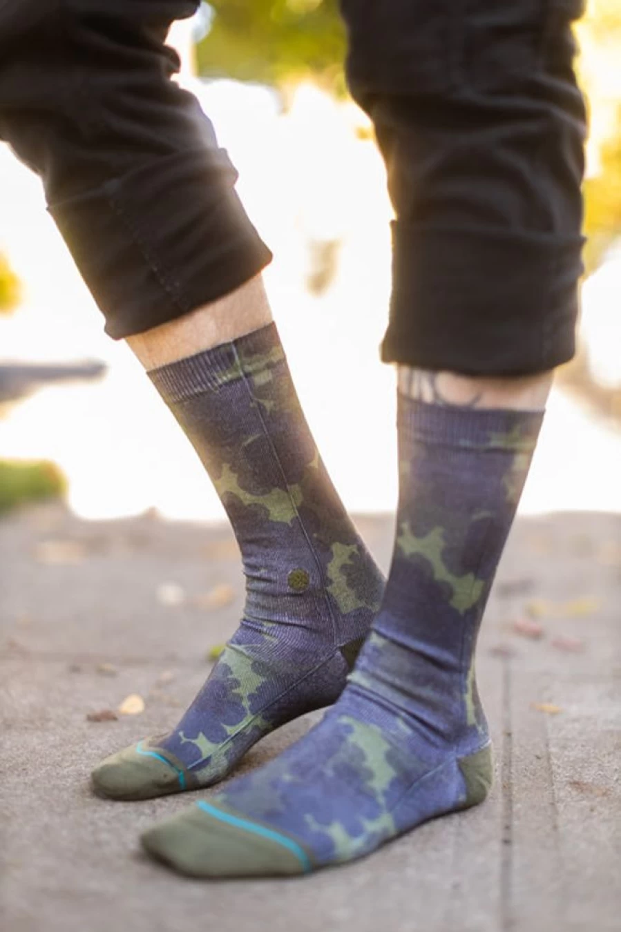 Stance Hydrangea Crew Socks - Colorful Floral Design Comfortable Unisex Footwear
