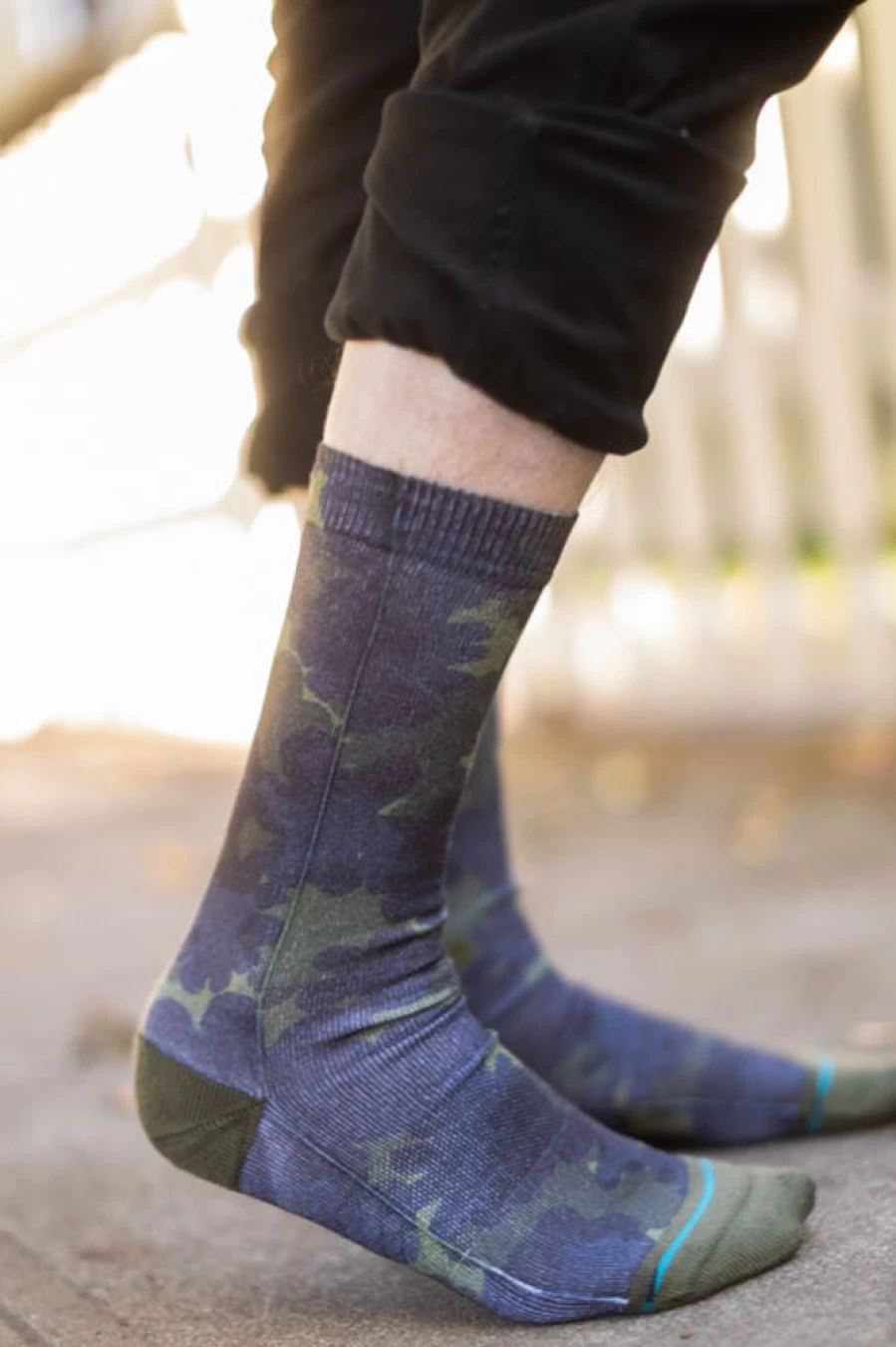 Stance Hydrangea Crew Socks - Colorful Floral Design Comfortable Unisex Footwear