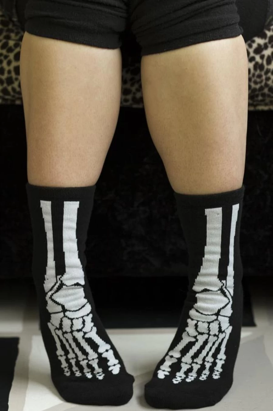Foot Traffic Skeleton Bones Novelty Slipper Socks for Adults - Halloween Costume & Cosplay Accessories
