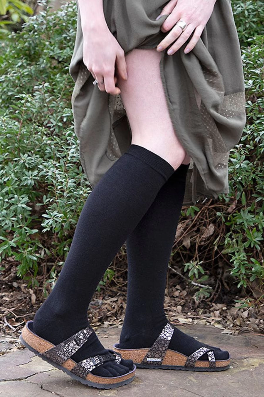 ToeToe Solid Knee High Toe Socks for Women & Men - Comfortable Non-Slip Grip Footwear
