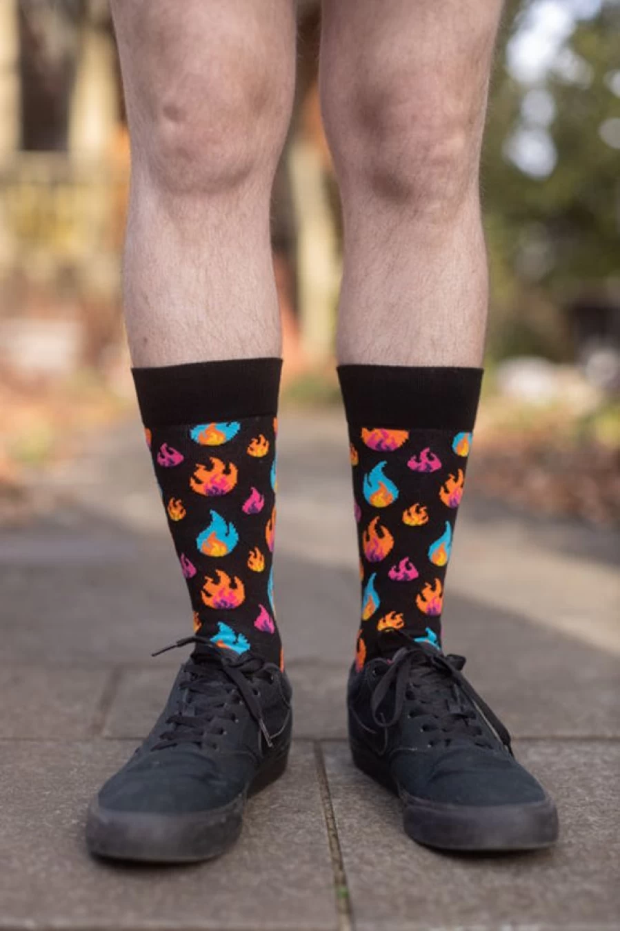 Happy Socks Flames Crew Socks - Bold Pattern Comfortable Footwear for Men & Women