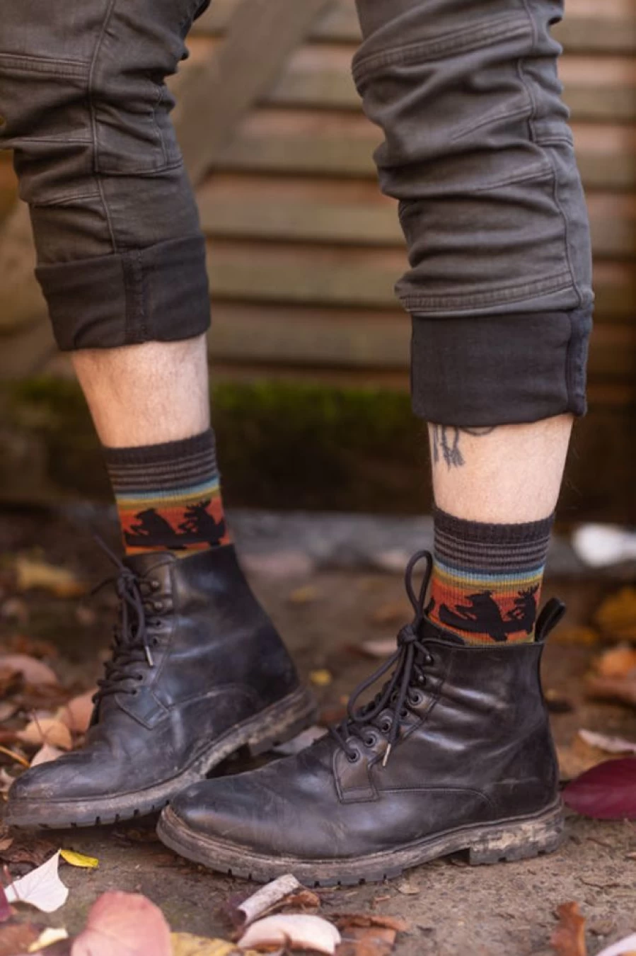 Darn Tough Willoughby Hiking Micro Crew Socks - Merino Wool, Cushioned, Moisture-Wicking for Outdoor Adventures