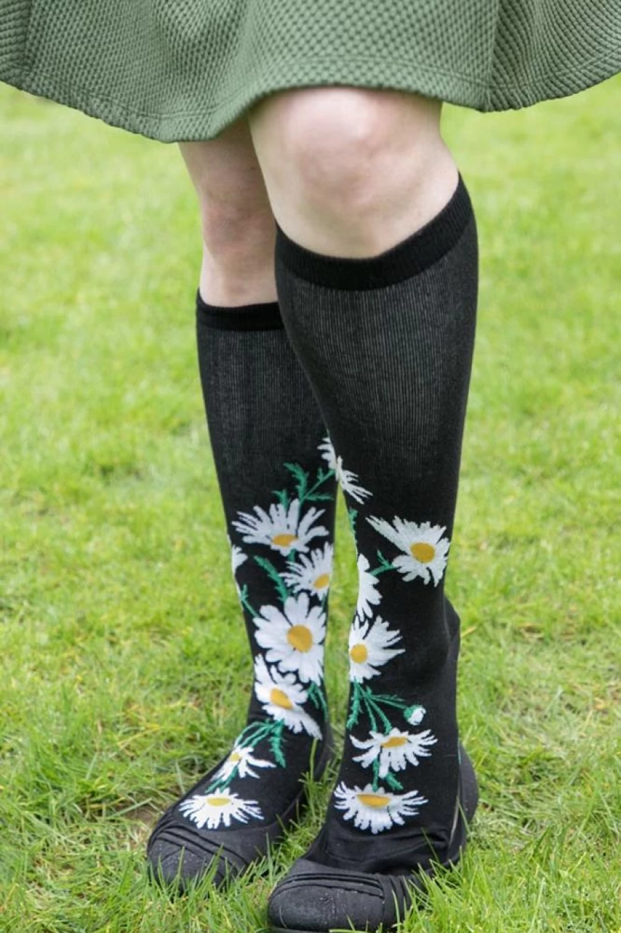Mod Sock Women's Crazy For Daisies Knee High Socks - Floral Print Fashion Socks